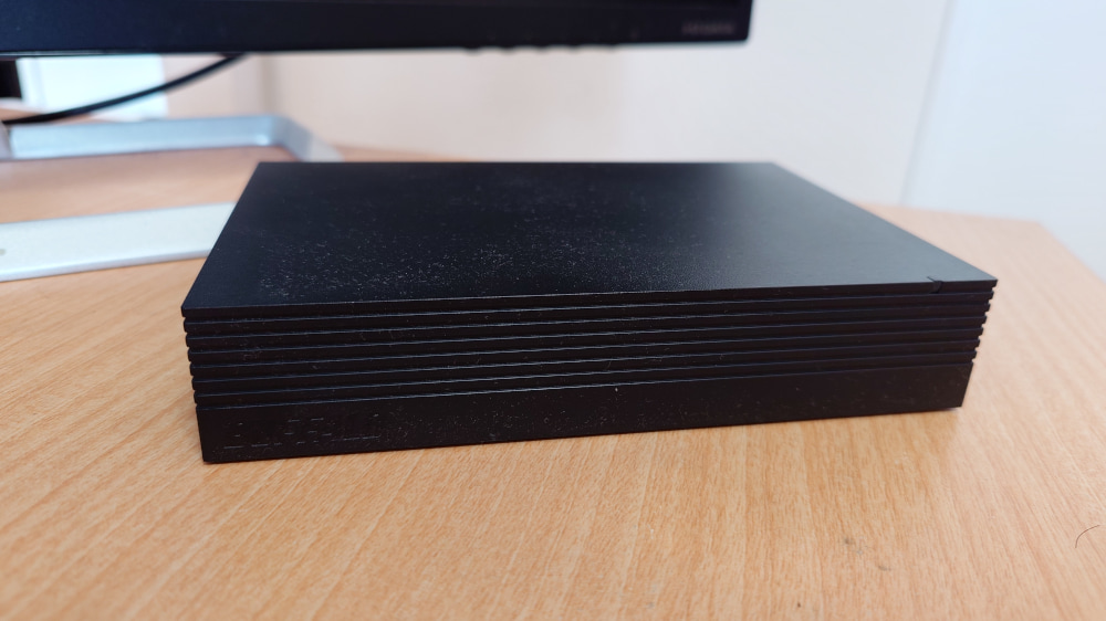 バッファロー外付けHDD 4TB（HD-EDS4U3-BE）